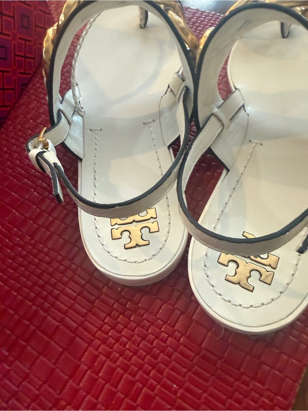 Tory Burch White Leather Sandals with Gold Chain Trim - Picture 2 of 5